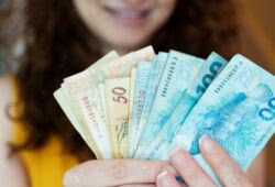 auxílio Brasil